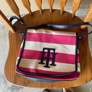 Tommy Hilfiger messenger bag